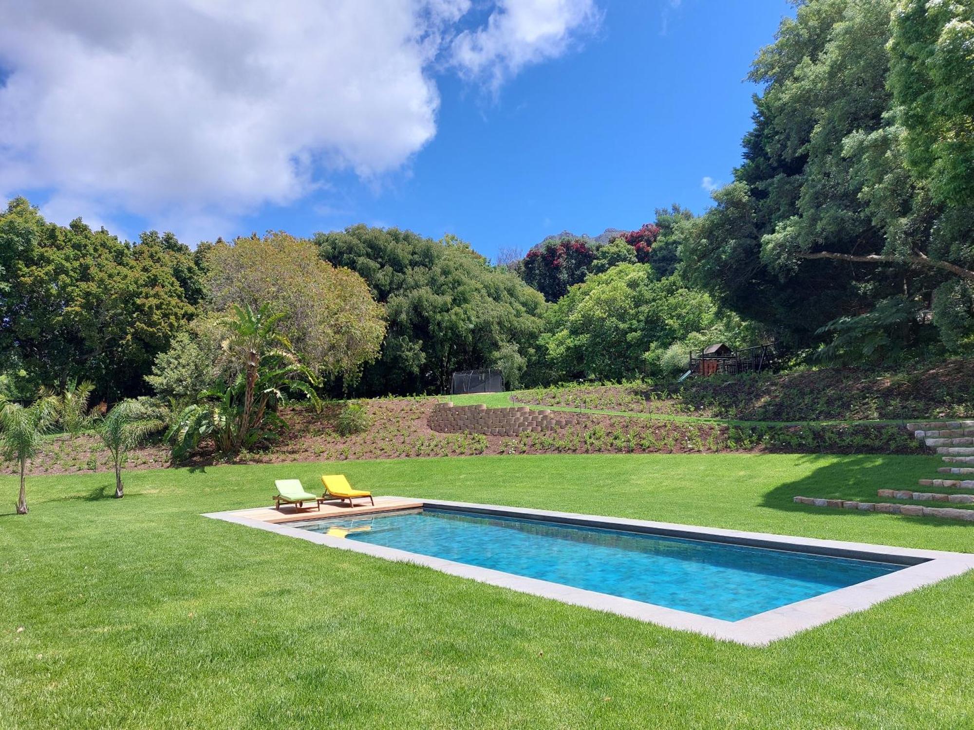 Le Petit Poucet Hotel Cape Town Exterior photo